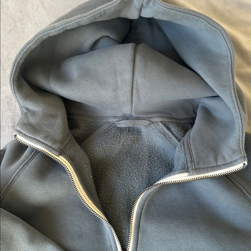 Vuori Women’s Restore Half Zip Hoodie - Picture 3 of 4